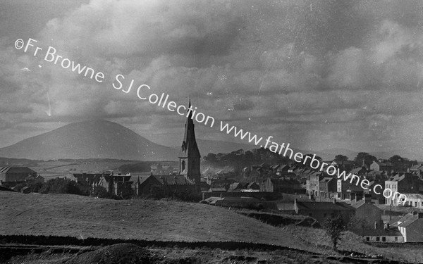 GENERAL VIEW FROM COLLEGE NEPHIN IN THE DISTANCE (TELE)